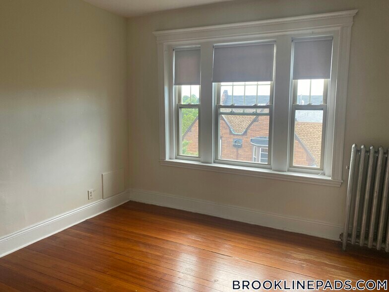 Building Photo - 1788 Beacon St