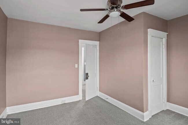 Building Photo - 1109 W 40th St