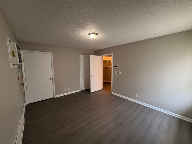 Building Photo - 1 Bed 1 Bath Unit In Shelbyvillle