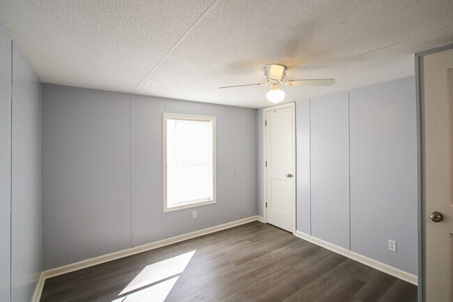 Building Photo - 351 Green Oaks Ct