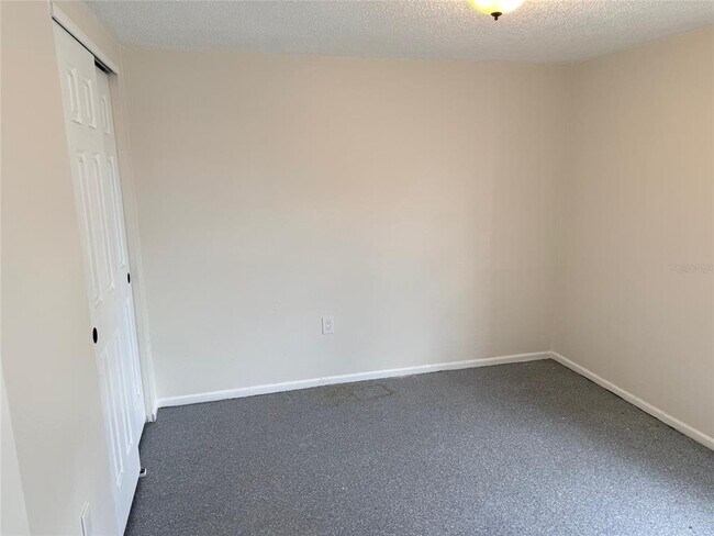 Building Photo - 514 61st Ave Terrace E