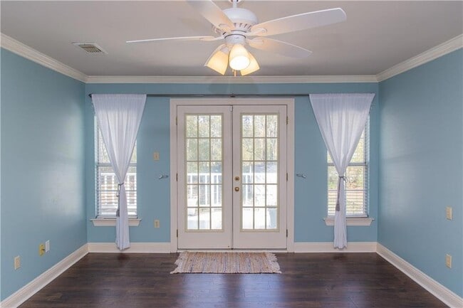 Building Photo - 118 Fox Run Dr