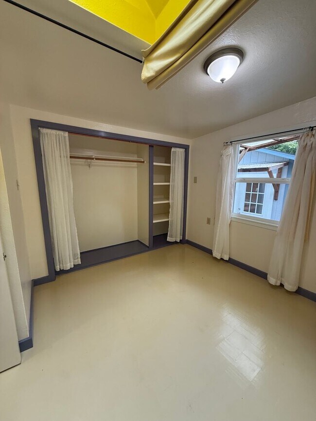 Building Photo - 3 Bedroom/ 2 bathroom Home in Cotati