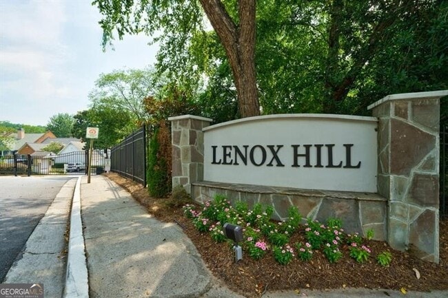 Building Photo - 947 Lenox Hill Ct NE