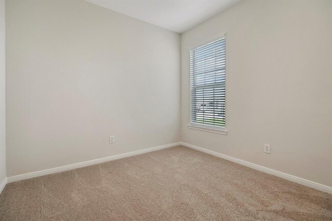 Building Photo - 16422 Blossom Grv Dr