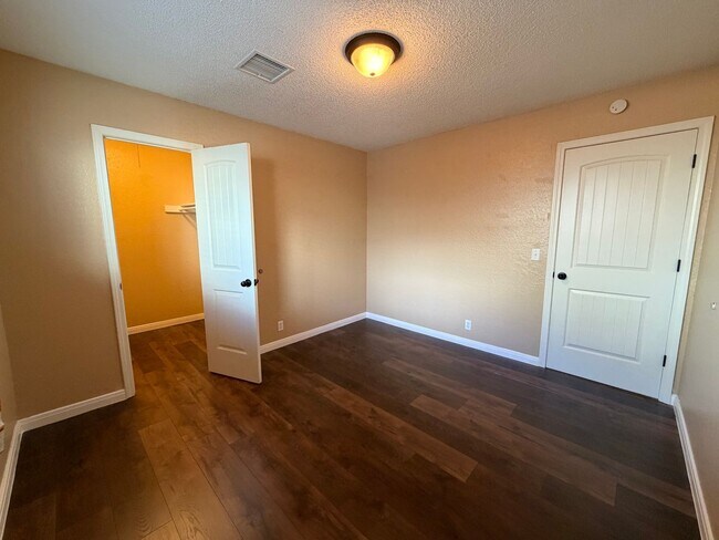 Building Photo - 3-bedroom, 2-bath rental in the heart of Tulsa, located in the highly desirable Union School Dist...