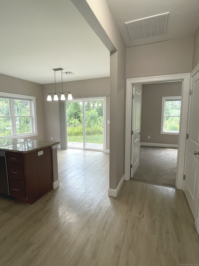 Building Photo - 37 Hunters Ln