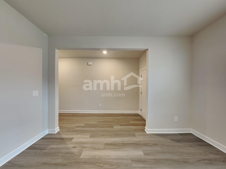 Building Photo - 769 Treeline Rd