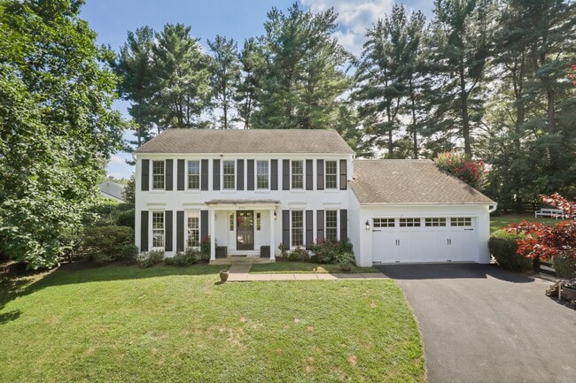 Primary Photo - 892 Van Dusen Ct