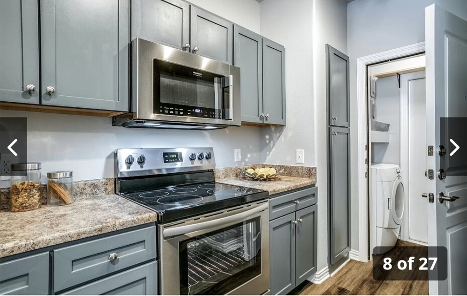 Kitchen - 339 Las Colinas Blvd E