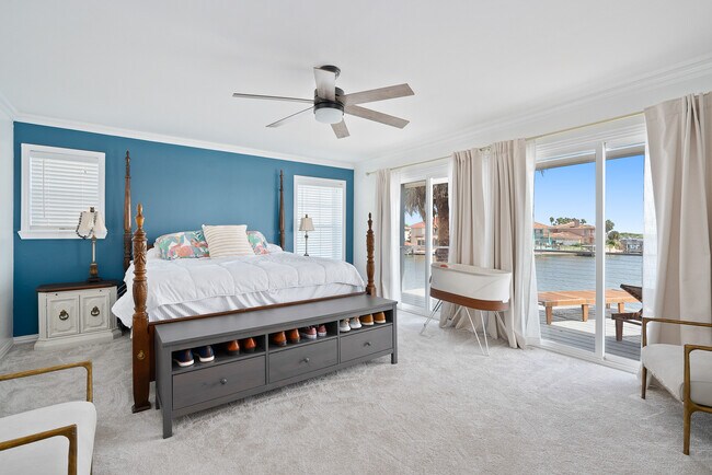 Building Photo - 13705 Cayo Cantiles St