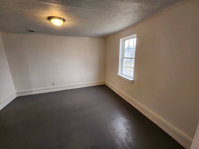 Building Photo - 521 W 14th St