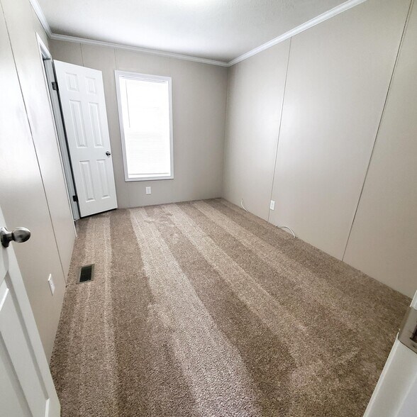 Building Photo - 9339 Starboard Dr