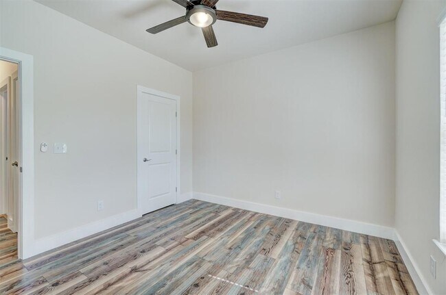 Building Photo - 4351 Whitetail Blvd
