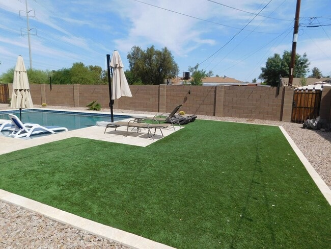 Building Photo - DROP-DEAD GORGEOUS SCOTTSDALE HOME!!