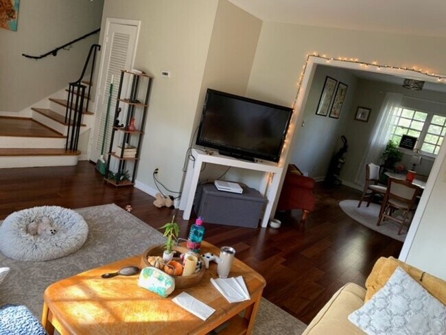 Building Photo - 173R