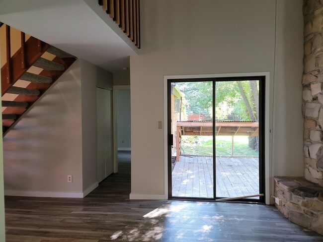 Building Photo - 1040 Smith Ln