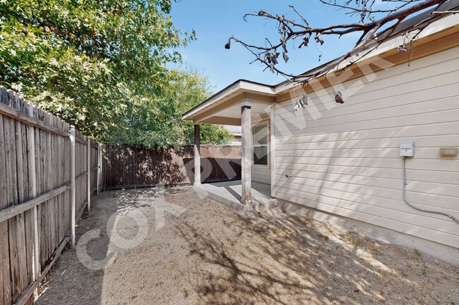 Building Photo - 2848 St Bernard Dr