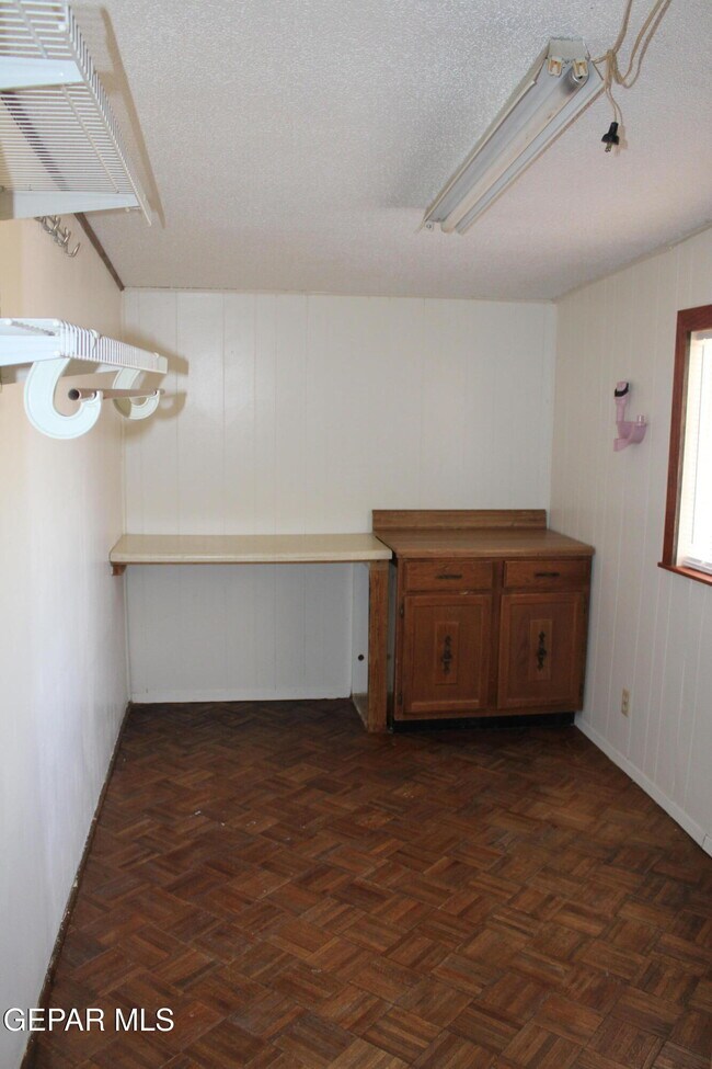 Building Photo - 9201 Mt Shasta Dr