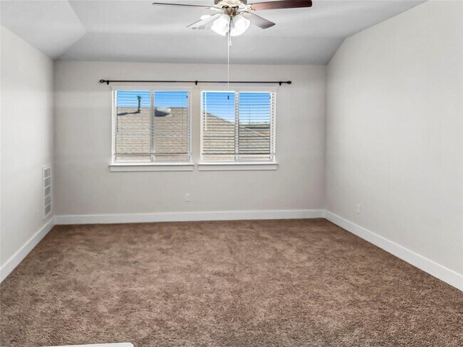 Building Photo - 551 Tanda Ln