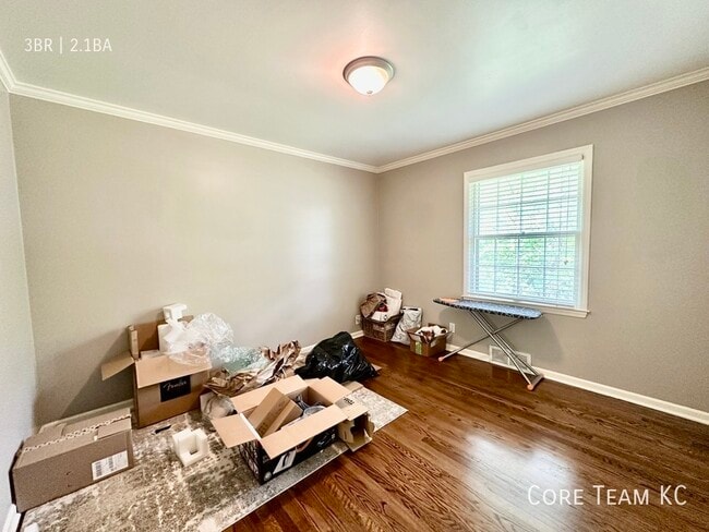 Building Photo - 2308 W 104th St