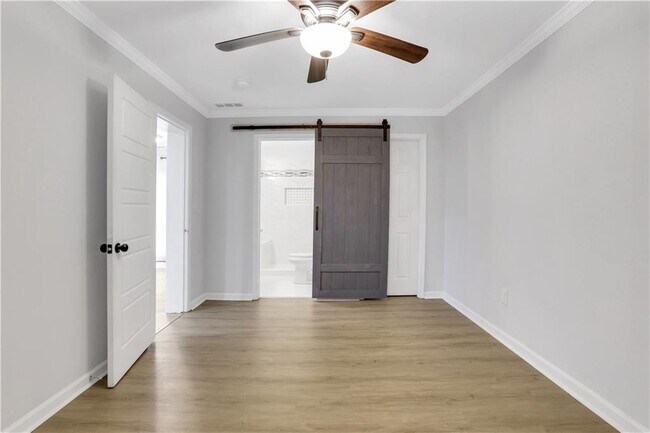 Building Photo - 3436 Pinehill Dr