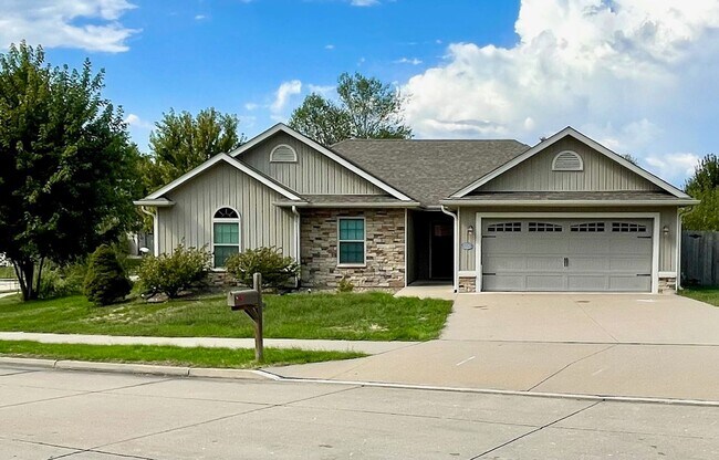 Primary Photo - 3 Bedroom Ranch-Style Home in West Columbia