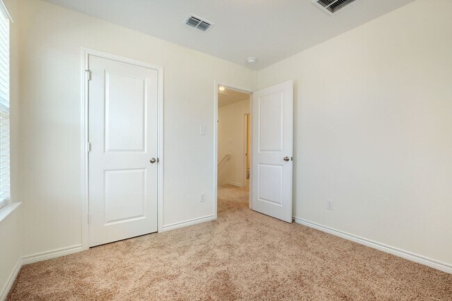 Building Photo - 4519 Gato Calico Dr