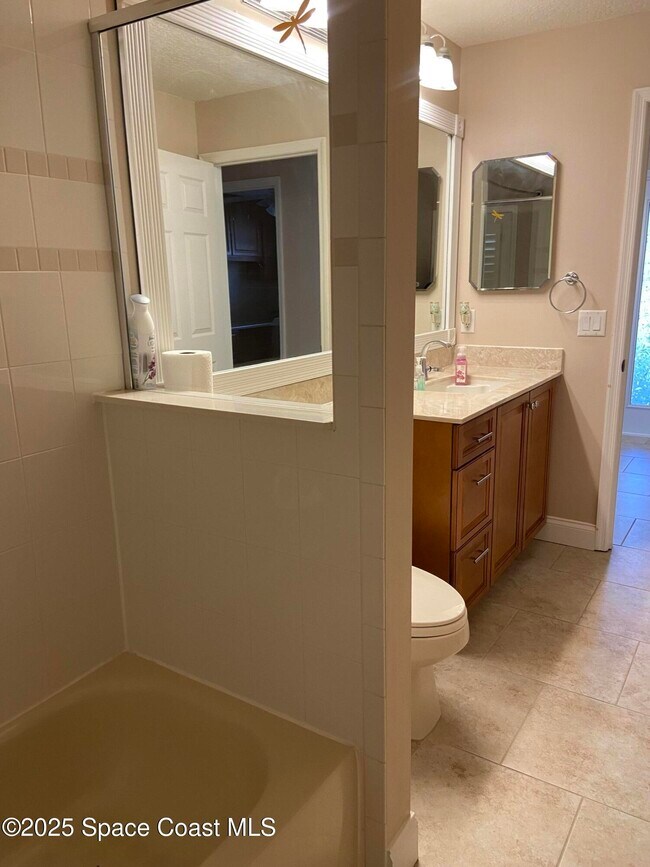 Building Photo - 1847 Abbeyridge Dr
