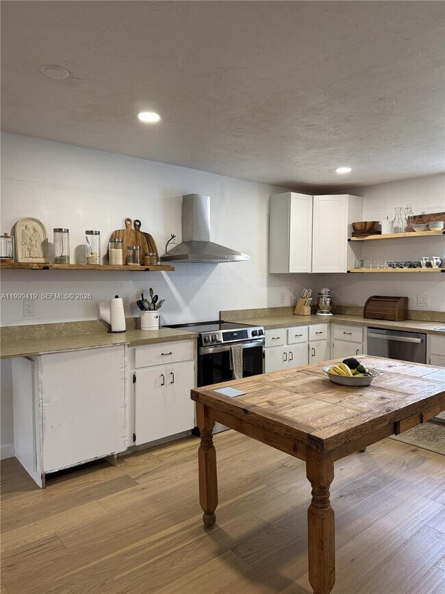 Building Photo - 625 Whippoorwill Terrace