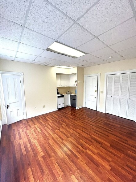 Building Photo - 46 N Prospect St