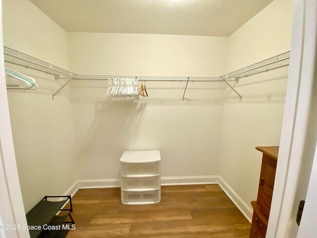 Building Photo - 732 Bayside Dr