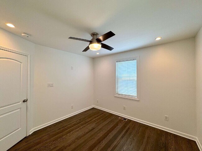 Building Photo - Stylish Updated Home Just Minutes from Downtown Raleigh!