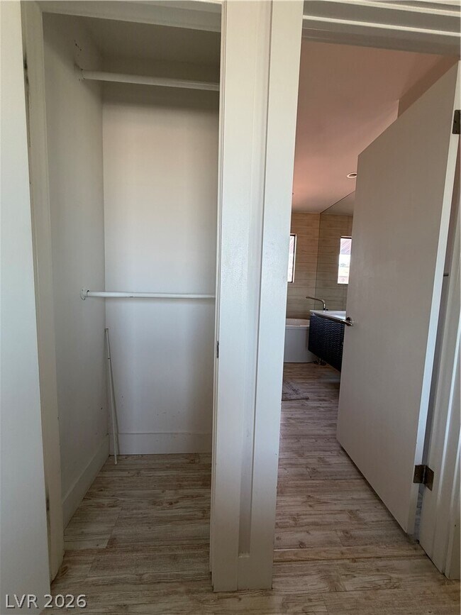 Building Photo - 3988 Delos Dr