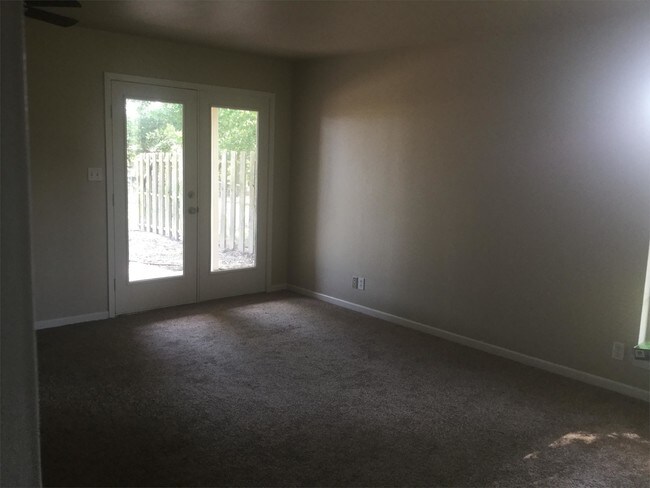 Building Photo - 1303 Cedar Dr