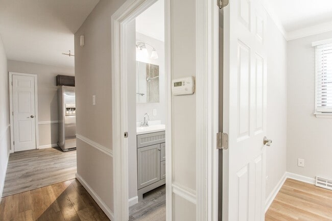 Building Photo - 2242 Zumbehl Rd