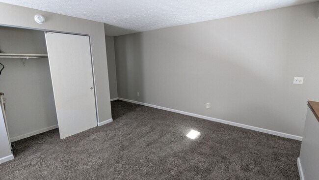 Building Photo - MN Cedar Village (857)