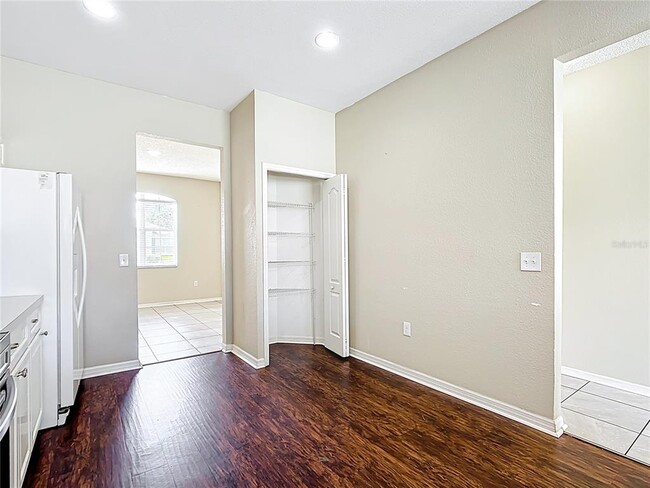 Building Photo - 610 Terranova Dr