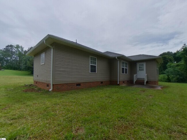 Building Photo - 211 Boxwood Ln
