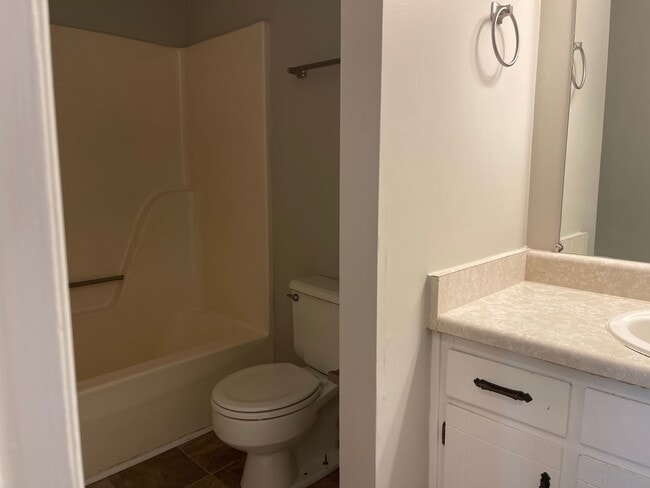 Building Photo - Centrally located to BNA, Percy Priest Lake, Nashville Star, Downtown Nashville