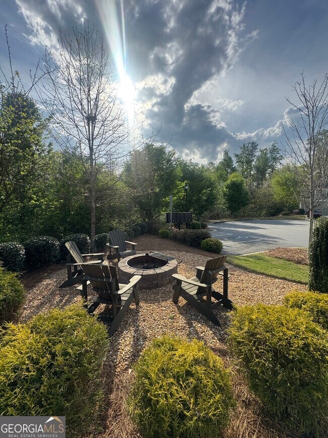 Building Photo - 545 Cresentry Brook