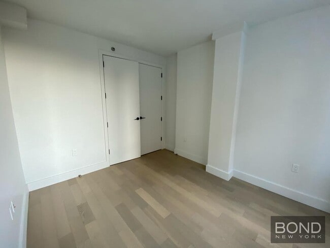Building Photo - 635 Fourth Avenue