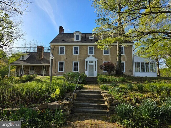Building Photo - 1440 Creek Road Trl