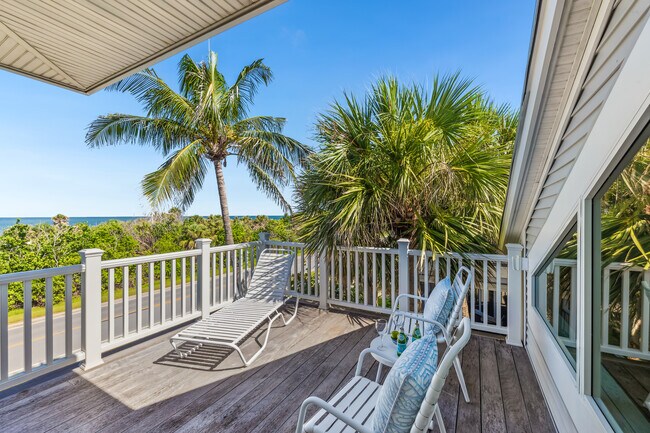 Building Photo - 788 Beach View Dr