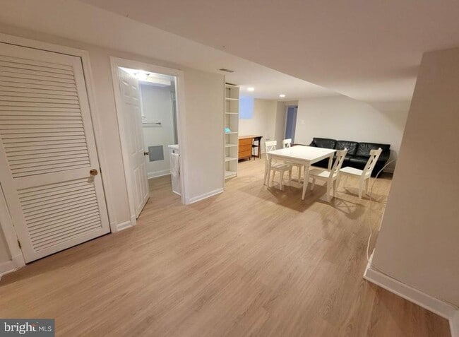 Building Photo - 1418 44th St NW