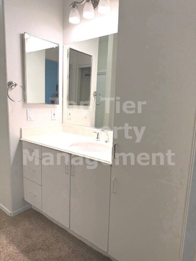 Building Photo - ***Dual-Primary 2 bed / 2 bath Condo in Carmel Valley - Available NOW***