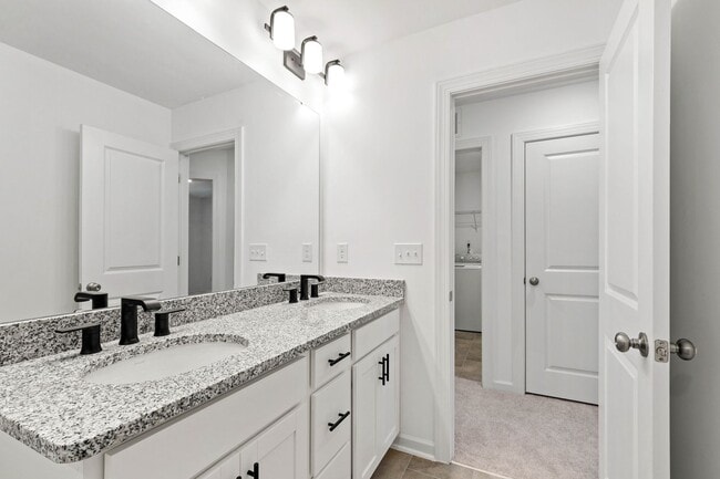 Building Photo - Chic End-Unit Townhome in Forestville Station!