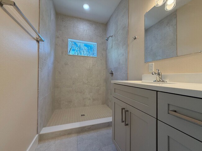 Building Photo - 4409 NW 31st Ave