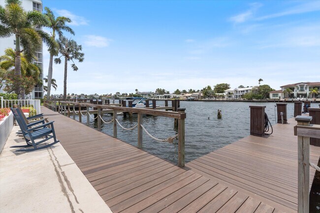 Building Photo - 3300 S Ocean Blvd