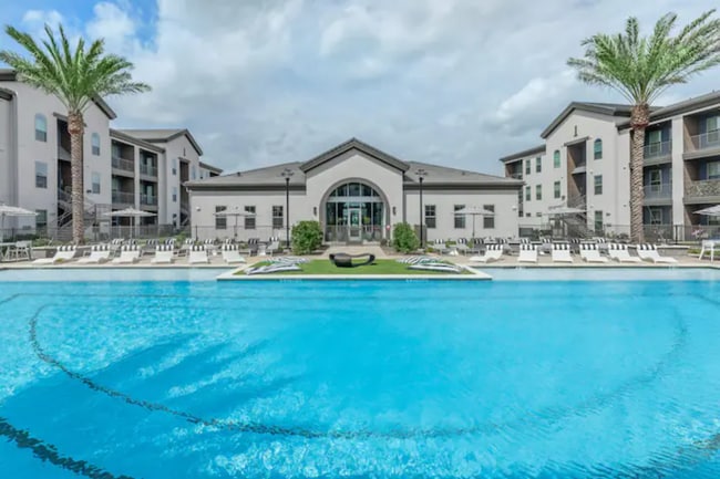 Building Photo - 698 Basilica Bay Dr